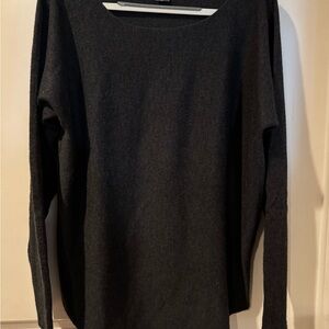 Vince Cashmere-Blend Boatneck Side-Slit Sweater in Charcoal